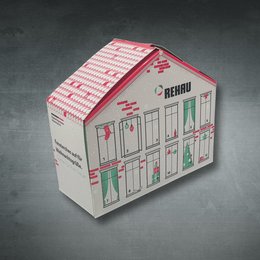Werbe-Adventskalender Haus mit 4-farbigem Logodruck für REHAU Deutschland individuell bedruckt